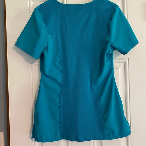 Cherokee Infinity Turquoise Scrub Top size Small - Picture 2 of 3